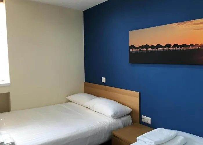 Oyo Wave Crest Hotel
