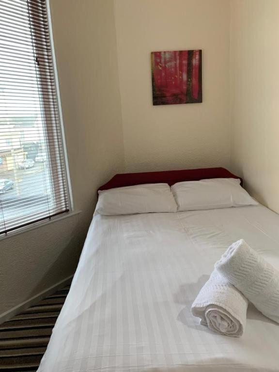 Oyo Wave Crest Hotel