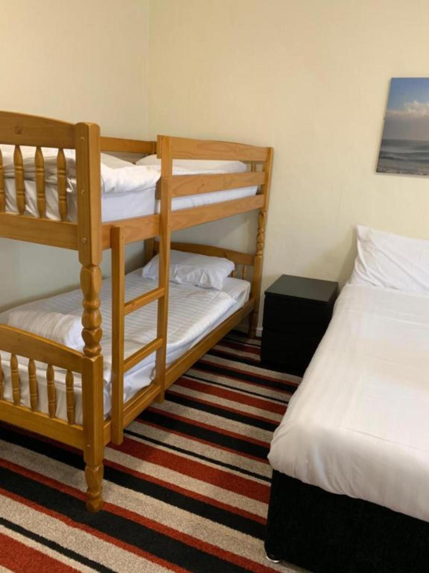 Oyo Wave Crest Hotel