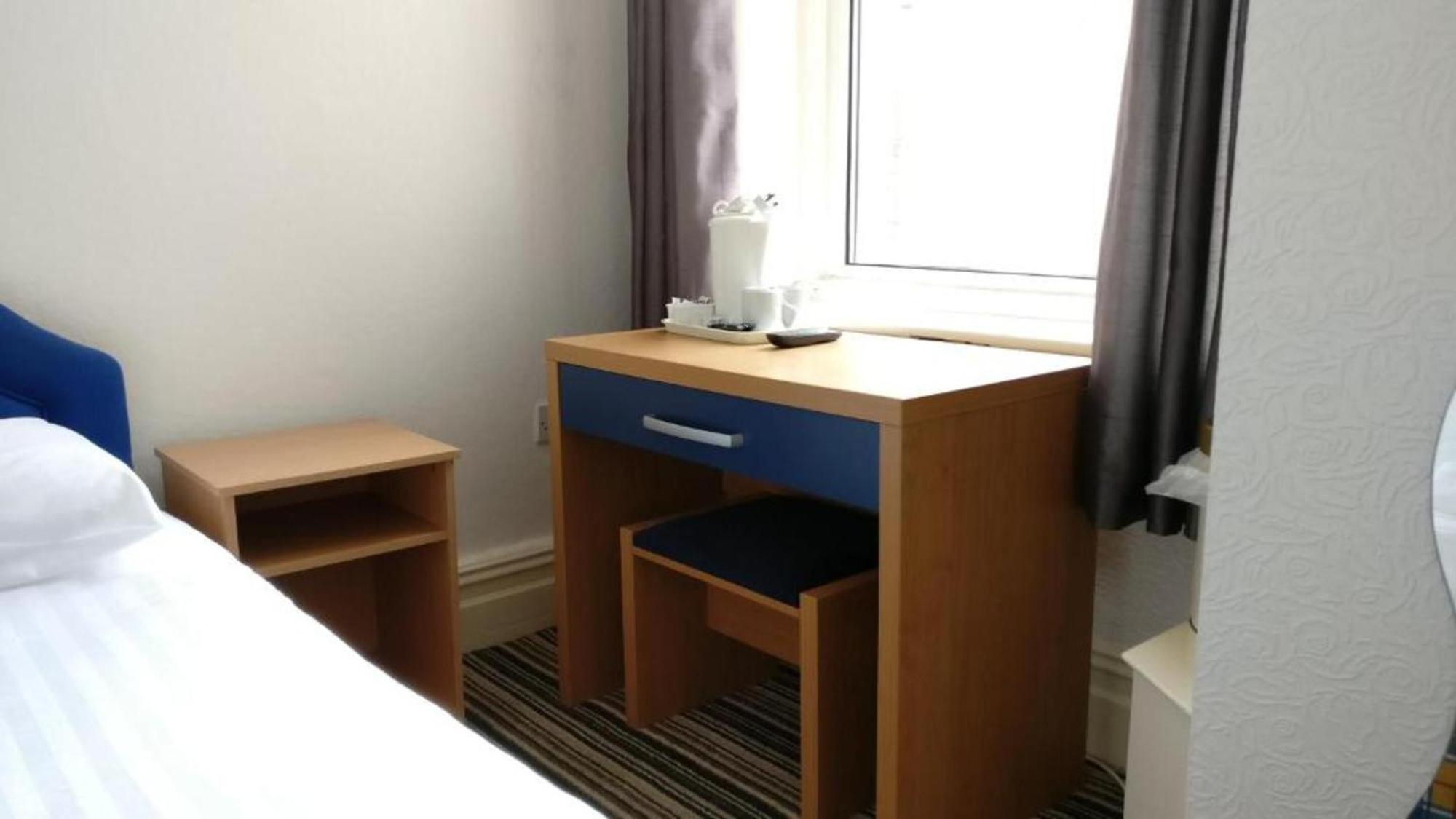 Oyo Wave Crest 4* Blackpool